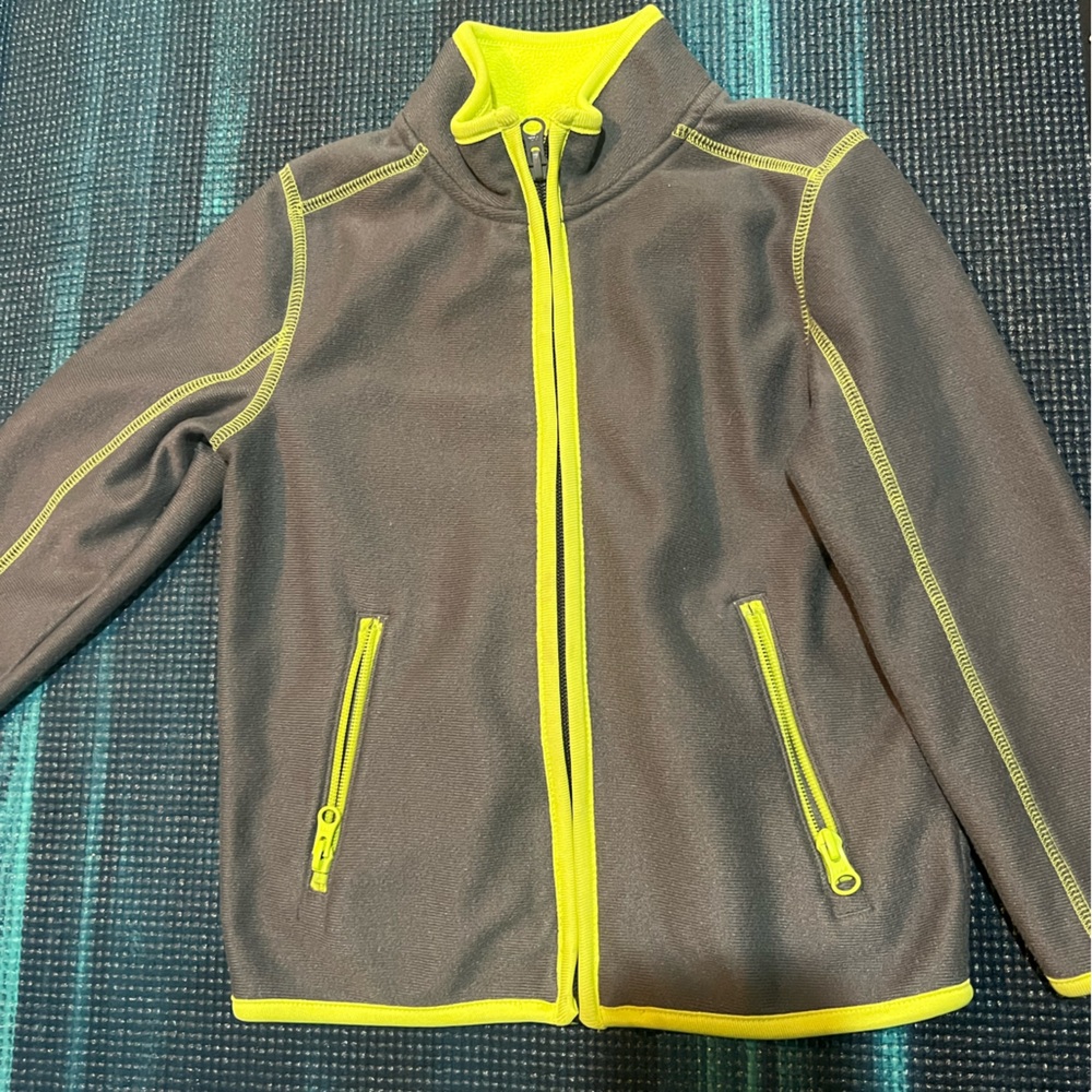 EUC OLD NAVY boys warm fleece, grey with bright yellow trim sz 4T